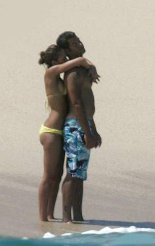 Jessica Alba sur la plage